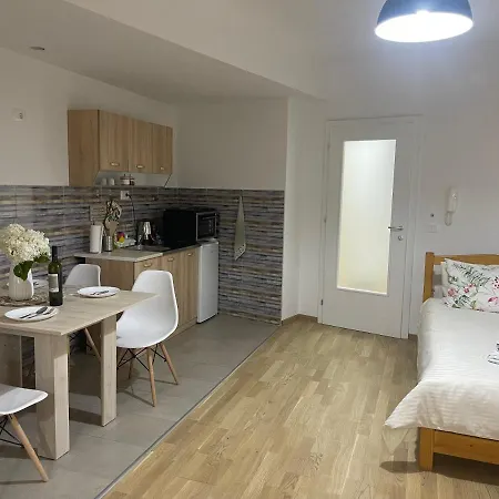 R&B Apartment City Center Охрид Екстериор снимка